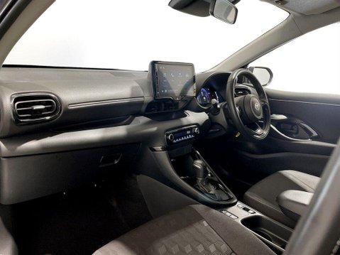 Toyota Yaris 1.5 VVT-h Design Hatchback 5dr Petrol Hybrid E-CVT Euro 6 (s/s) (116 ps) 15