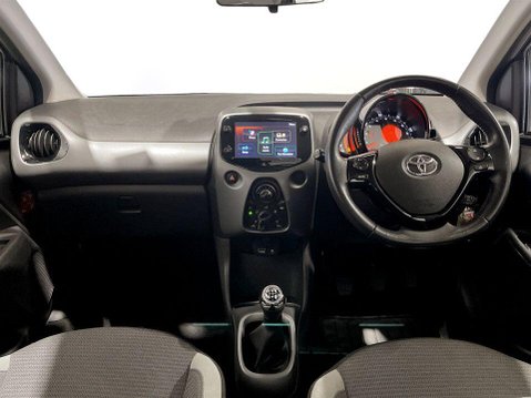 Toyota Aygo 1.0 VVT-i x-play Hatchback 5dr Petrol Manual Euro 6 (s/s) (71 ps) 18