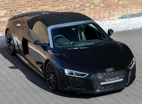 Audi R8 V10 Plus Spyder 9