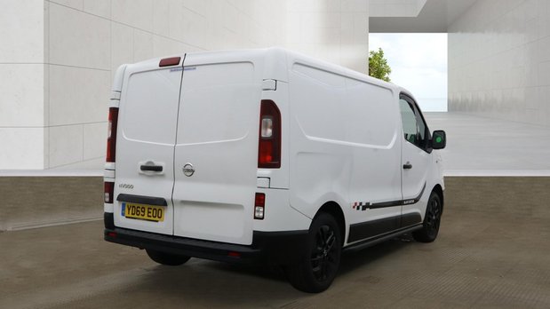 Nissan NV300 SWB L1H1 Low Roof Air Con Alloys Sensors EURO 6 NO VAT 4