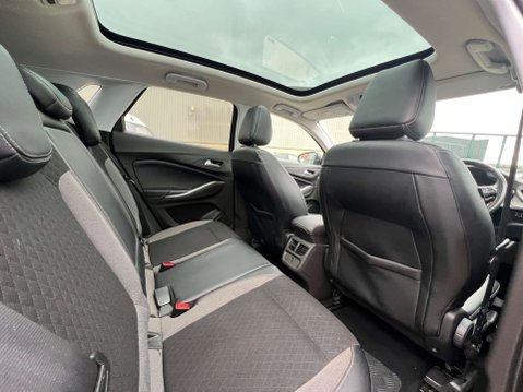 Vauxhall Grandland X 1.2 Grandland X Sport Nav T S/S 5dr *NATIONAL DELIVERY* 33
