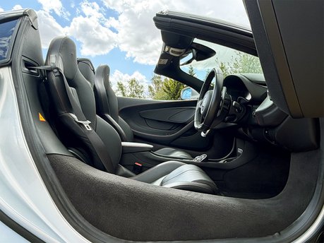 McLaren 570S SPIDER 45