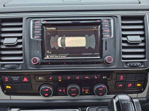 Volkswagen Caravelle 2.0 BiTDI BlueMotion Tech Executive MPV 5dr Diesel DSG 4Motion Euro 6 (s/s) 35