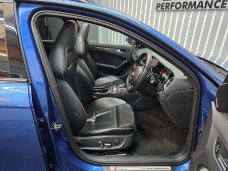 Audi RS4 4.2 FSI V8 Estate 5dr Petrol S Tronic quattro Euro 5 (450 ps) 23