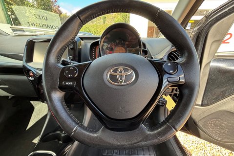 Toyota Aygo VVT-I X-PRESSION..X WAVE..CABRIOLET..LIMITED EDITION.. 8 SERVICES..£20 TAX  24