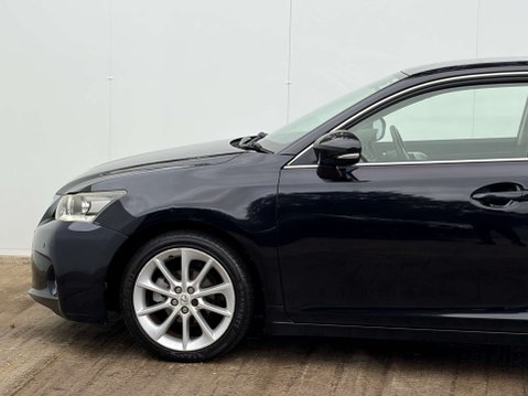 Lexus CT 1.8 CT 200h Luxury CVT 5dr 44