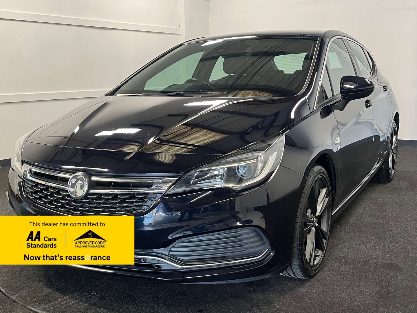2019 Vauxhall Astra — image 1