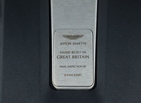 Aston Martin DBX 707 42