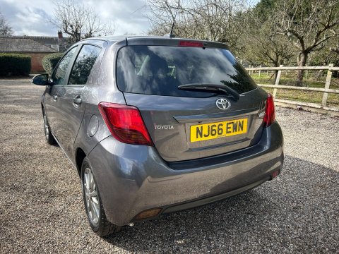 Toyota Yaris 1.33 Dual VVT-i Icon Euro 6 5dr 41