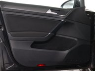 Volkswagen Golf SE NAVIGATION TDI 44