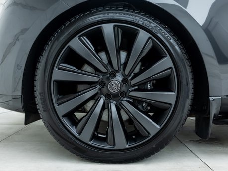 Land Rover Range Rover P530 SV