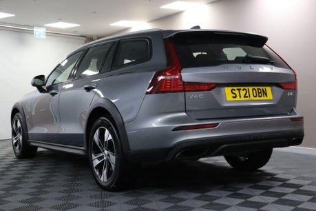 Volvo V60 B4 CROSS COUNTRY AWD MHEV 21