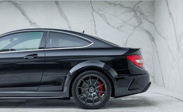 Mercedes-Benz C63 AMG BLACK SERIES 42