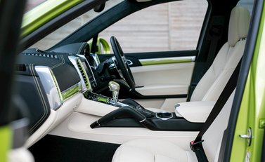 Porsche Cayenne Turbo S 15