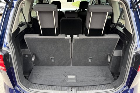 Volkswagen Touran SEL TSI DSG AUTOMATIC - 7 SEATS - ADAPTIVE CRUISE -DEMO +1 OWNER -FVWSH 56