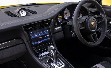 Porsche 911 (991.2) GT3 13