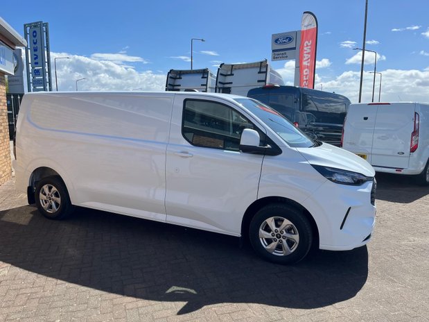 Ford Transit Custom Transit Custom 320 L2 Diesel FWD 2.0 Eco Blue 136ps H1 Van Limited 5