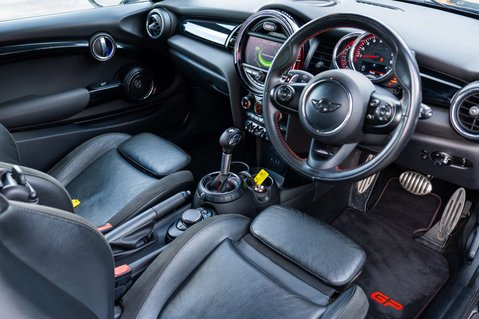Mini Hatch 2.0 John Cooper Works Auto 3dr 3