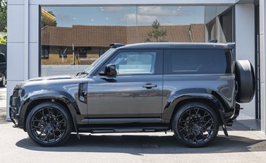 Land Rover Defender 90 V8 P525 URBAN 3