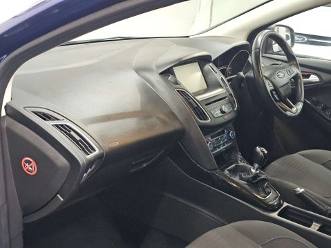 Ford Focus 1.0 Titanium 5dr 22