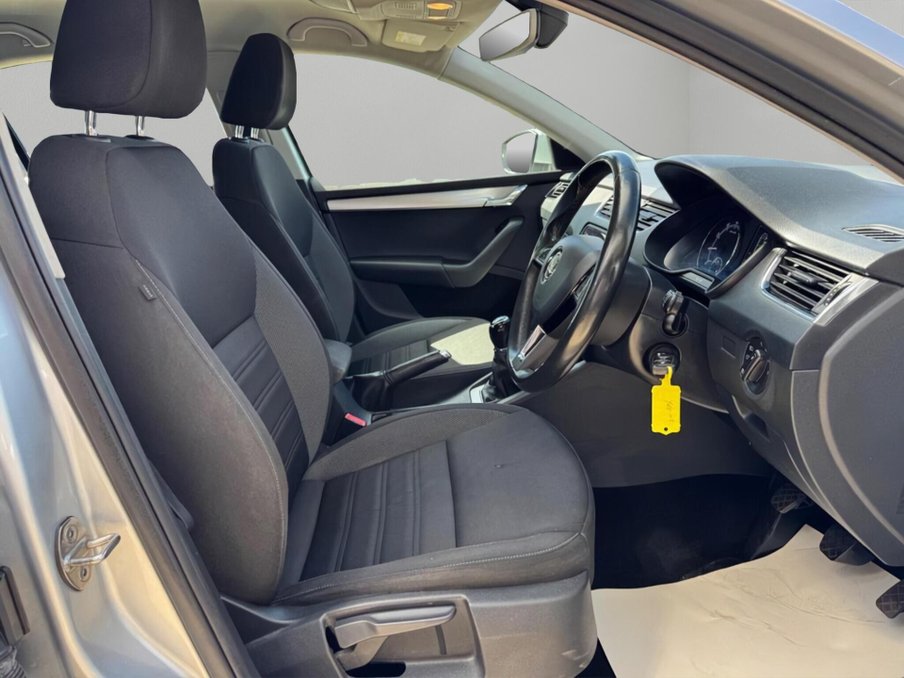 2018 Skoda Octavia — image 12