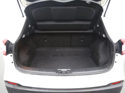 Nissan Qashqai 1.3 DIG-T Visia Euro 6 (s/s) 5dr 25