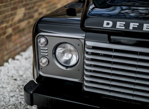 Land Rover Defender 90 XS 23