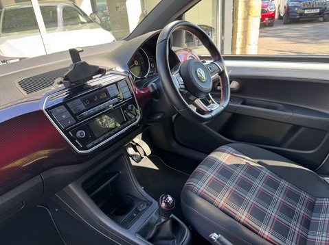 Volkswagen Up GTI 19