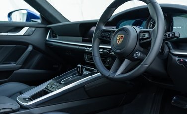 Porsche 911 Turbo S (992) 10