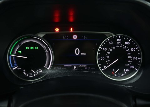 Nissan Juke 1.6 Juke N-Connecta HEV CVT 5dr 17