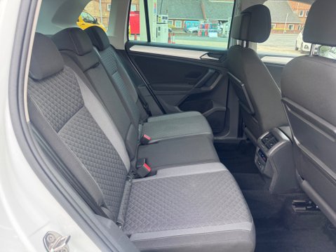 Volkswagen Tiguan SE NAV TSI 11