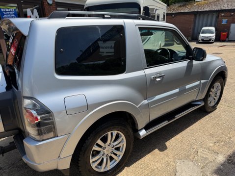 Mitsubishi Shogun DI-D BARBARIAN SWB DEMO PLUS 1 OWNER 30