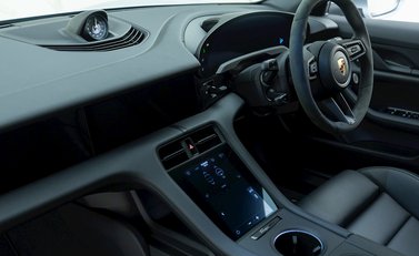 Porsche Taycan 4S Sport Turismo 15