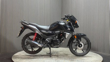 Honda CB 2023 4K DAMAGED SPARES OR REPAIR RUNNING PROJECT BIKE 125CC