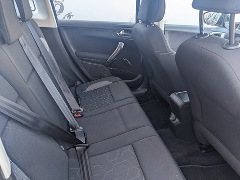 Peugeot 2008 BLUE HDI ACTIVE 16