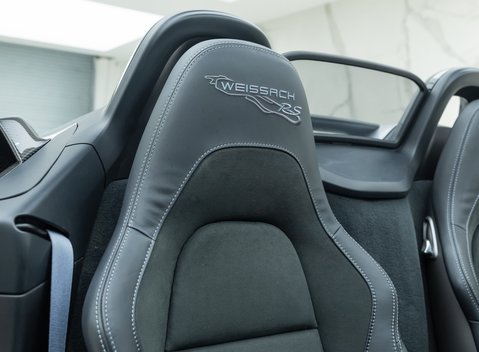 Porsche 718 SPYDER RS 18