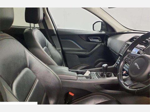 Jaguar F-Pace 2.0 D180 Prestige AWD Euro 6 (s/s) 5dr 8