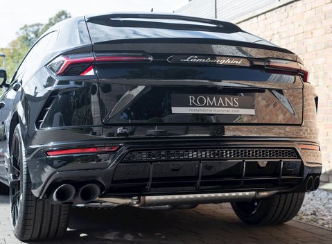 Lamborghini Urus 26