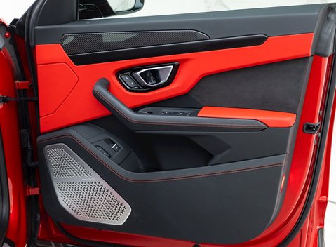 Lamborghini Urus 23