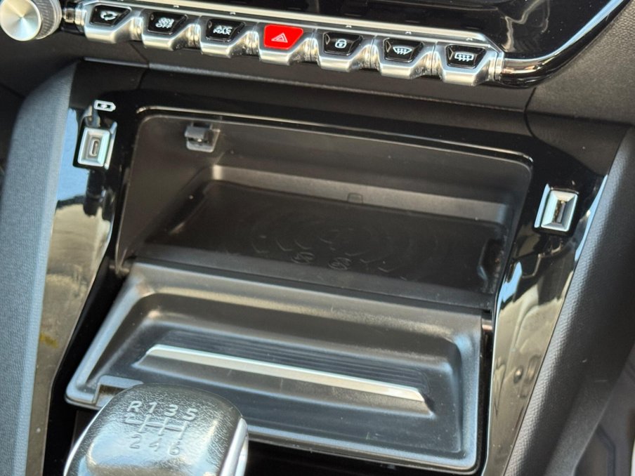2020 Peugeot 208 — image 21