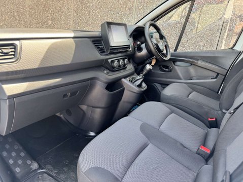 Renault Trafic 2.0 dCi Blue SL30 Advance Panel Van 5dr Diesel Manual L1 H1 Euro 6 (s/s) (1 27