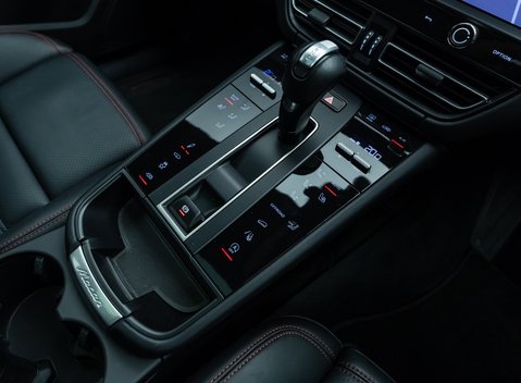 Porsche Macan GTS 26