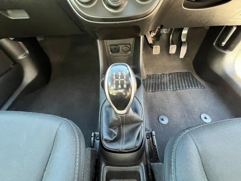 Vauxhall Viva 1.0i SE Euro 6 5dr 10