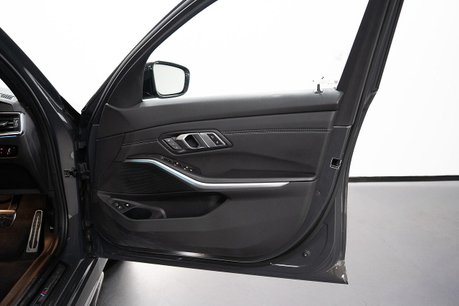 BMW 3 Series 2.0 330e 12kWh M Sport Pro Edition Saloon 4dr Petrol Plug-in Hybrid Auto xD 26