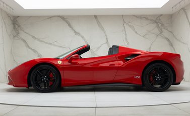Ferrari 488 SPIDER 3
