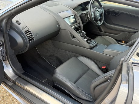 Jaguar F-Type 75 41