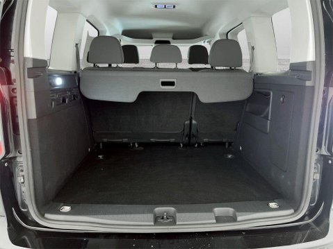 Ford Tourneo Connect 2.0 EcoBlue Titanium MPV 5dr Diesel Manual Euro 6 (s/s) (122 ps) 21