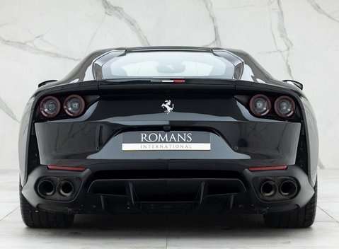 Ferrari 812 Superfast 5