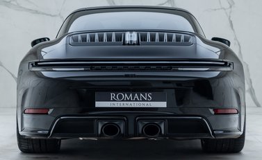 Porsche 911 Targa 4 GTS (992.2) 11