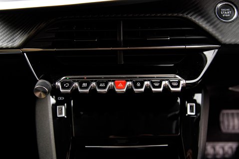 Peugeot 208 PURETECH ALLURE PREMIUM S/S 34
